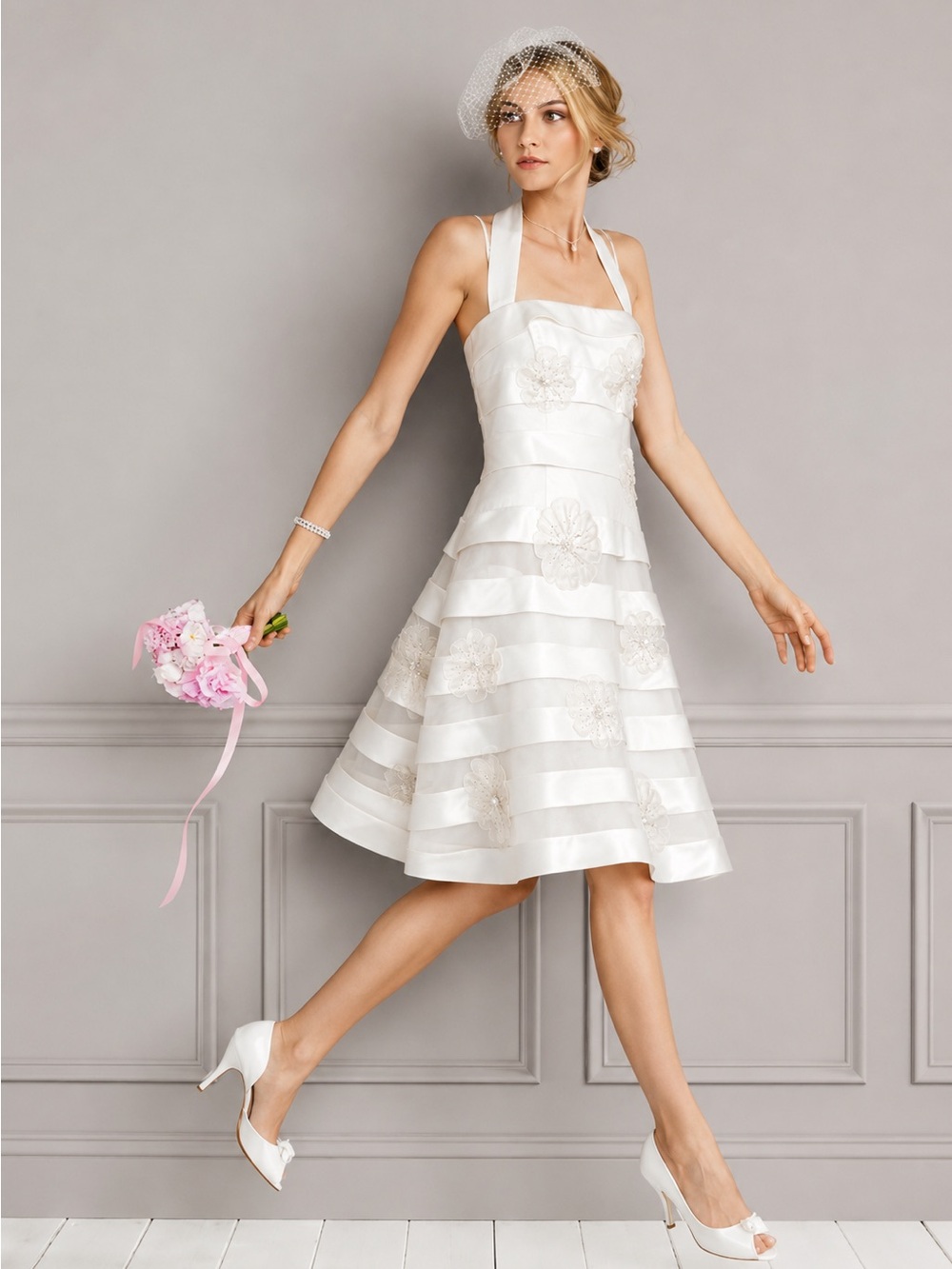 David’s Bridal Ivory Floral Appliqué Satin Party Dress Size 4 Wedding Reception